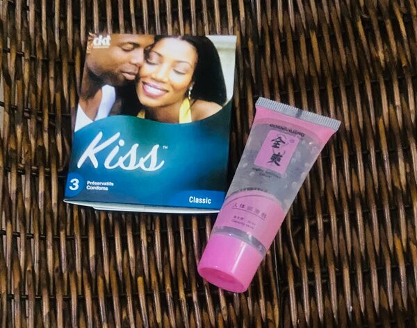 3 Préservatifs + lubrifiant