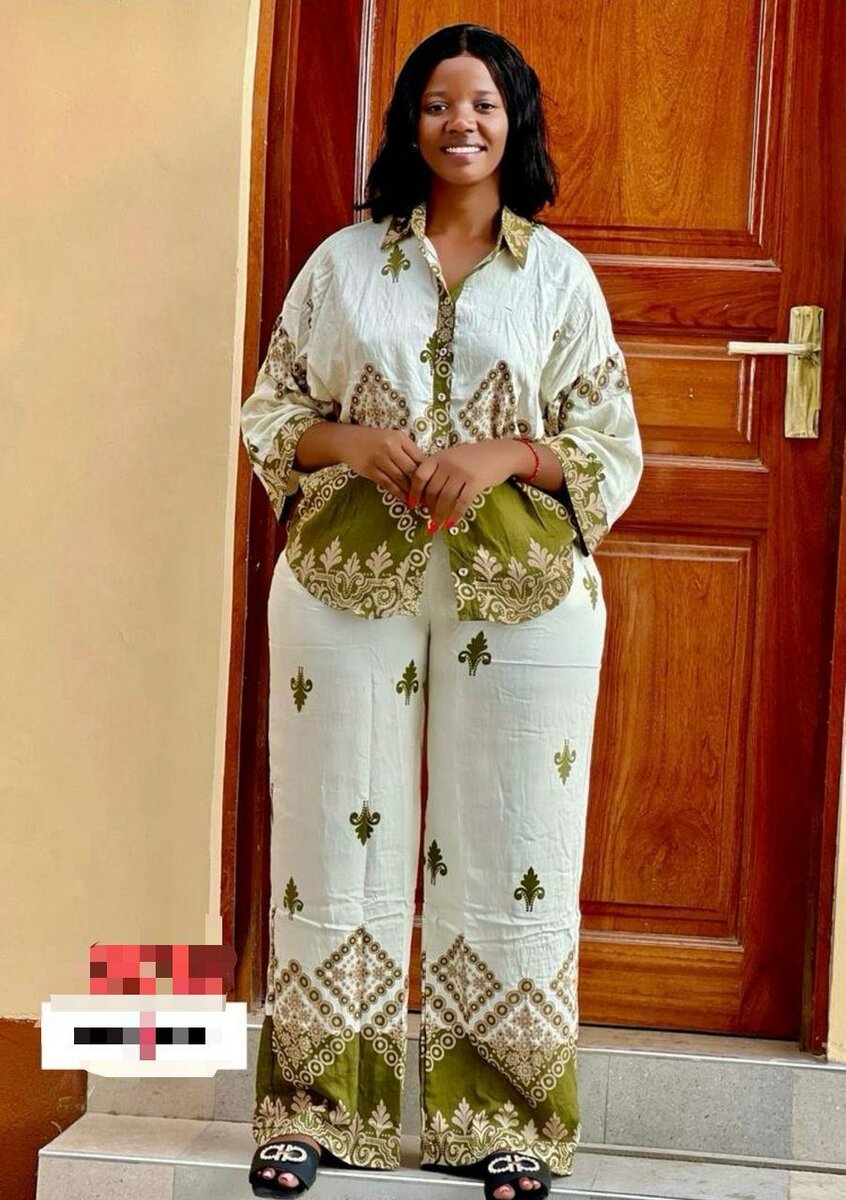 Veste et pantalon imprimés élégants