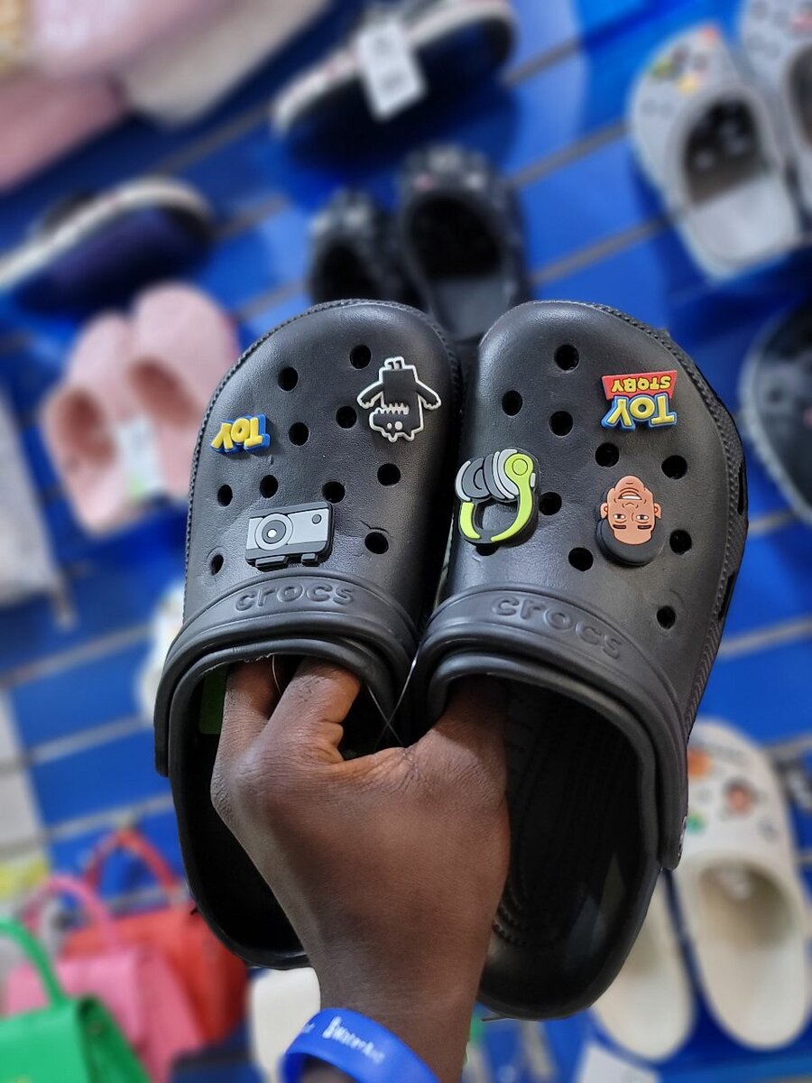 CLASSIC CROCS
