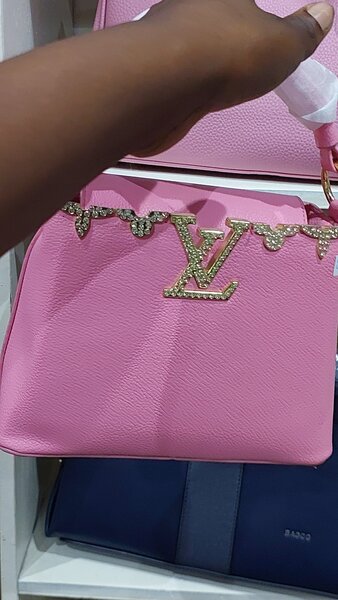 Sac à main rose élégant