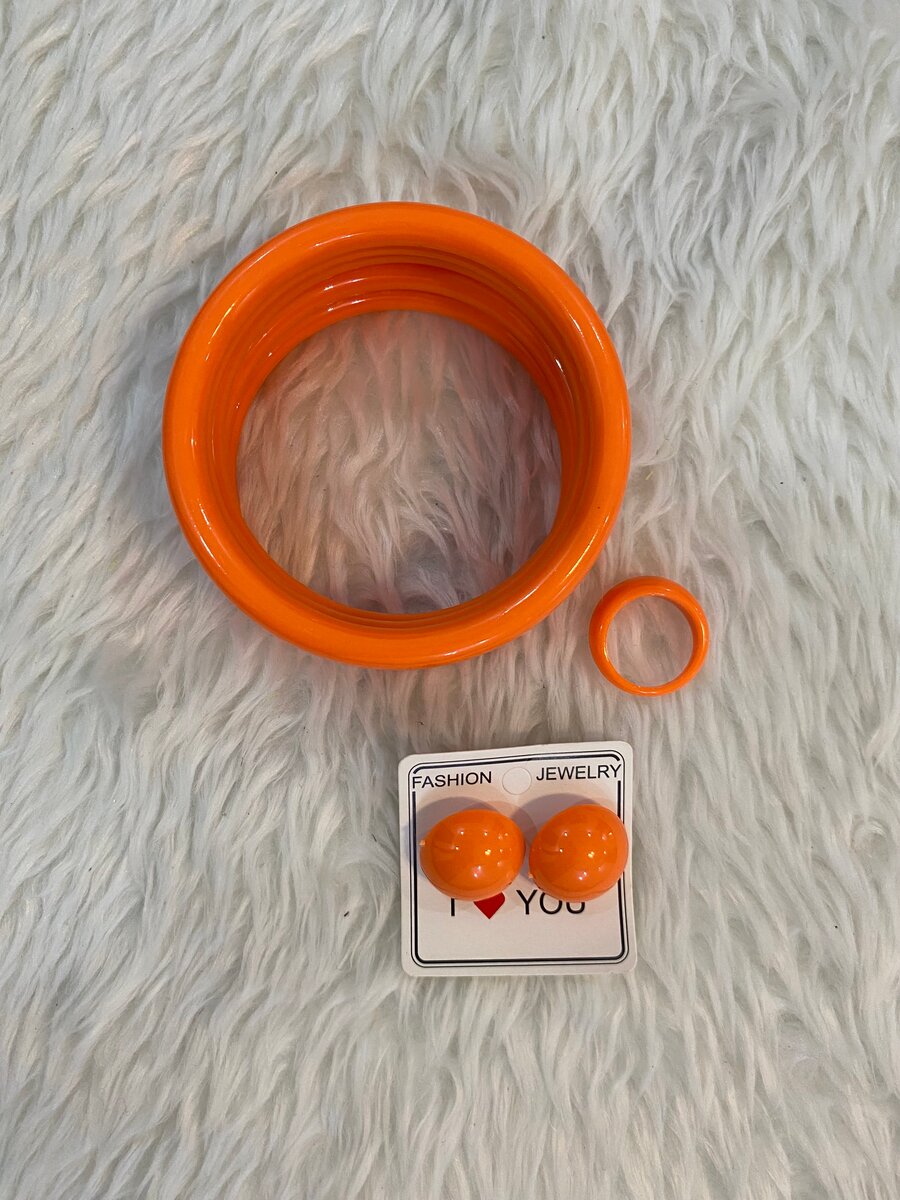 Bracelets et Boucles d'Oreilles Colorés