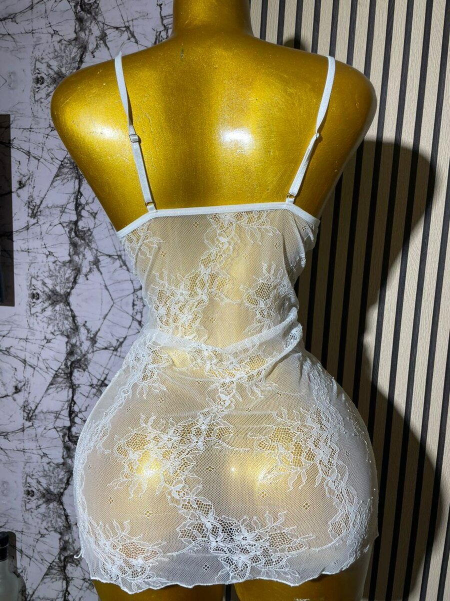 Nuisette dentelle blanche sexy