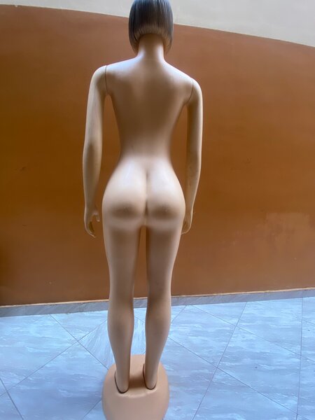 Mannequin féminin réaliste