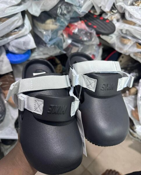 Sabots confort noir Nike