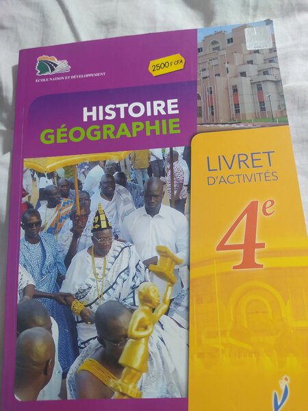 Livre d'activités Histoire-Géographie 4e