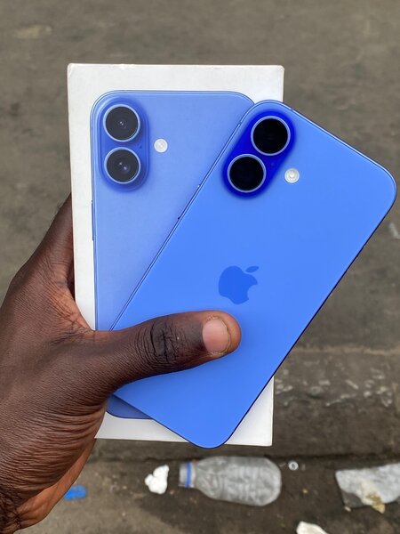 iPhone 16 simple casi neuf