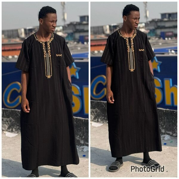 Tunique africaine noire homme avec broderie dorée
