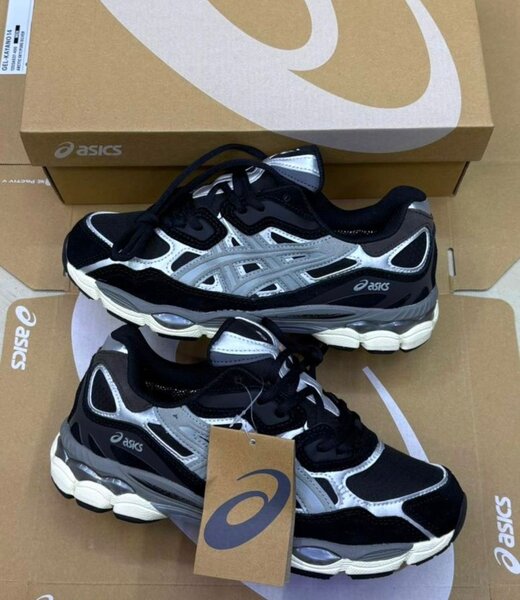 Chaussures de Course Asics