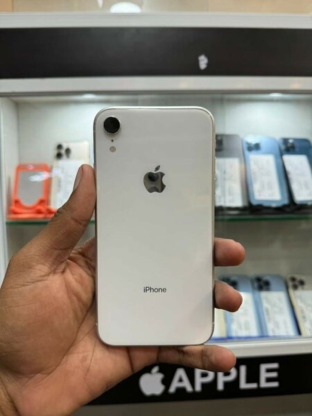 iPhone XR