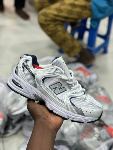 Chaussures de sport blanches