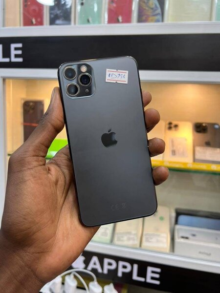 iPhone 11 Pro Max Noir