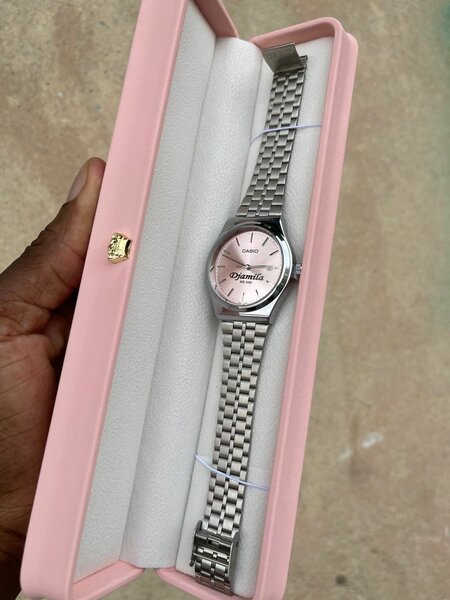 Montre Femme Élégante