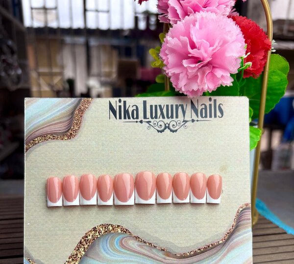 Press on nails French