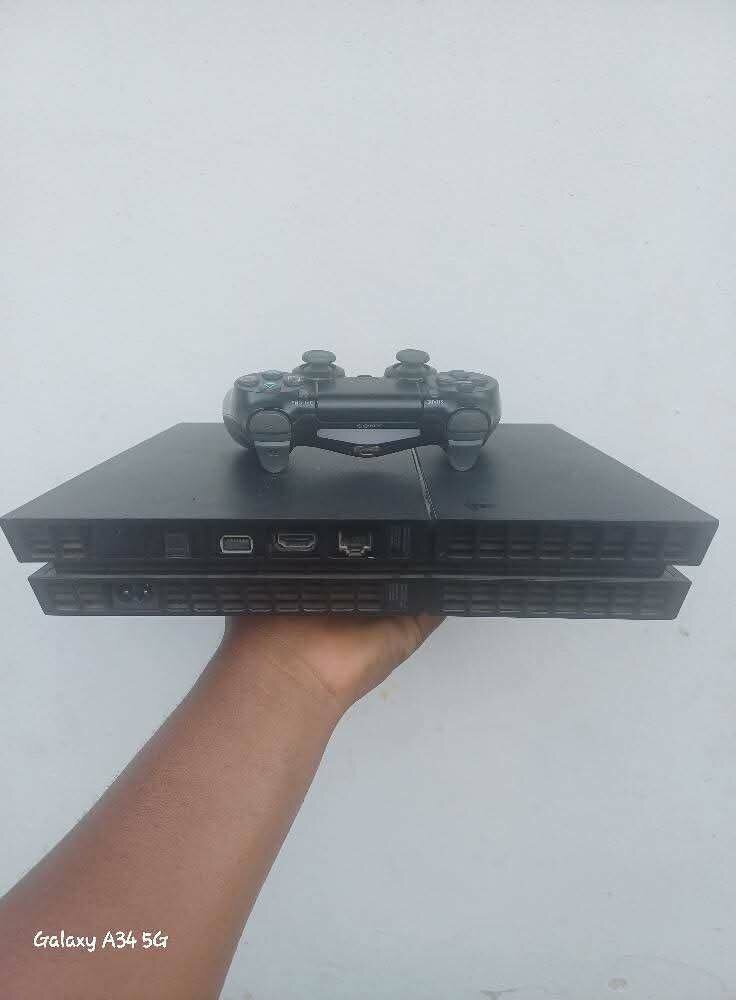 Console PlayStation 4 Slim 500Go