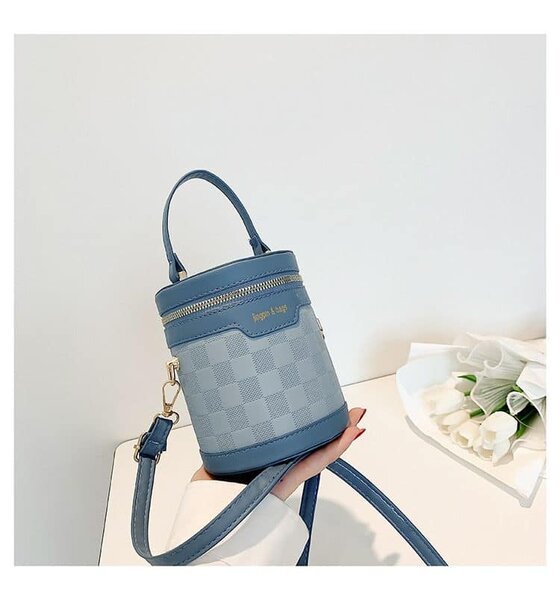 Stylish women's handbag