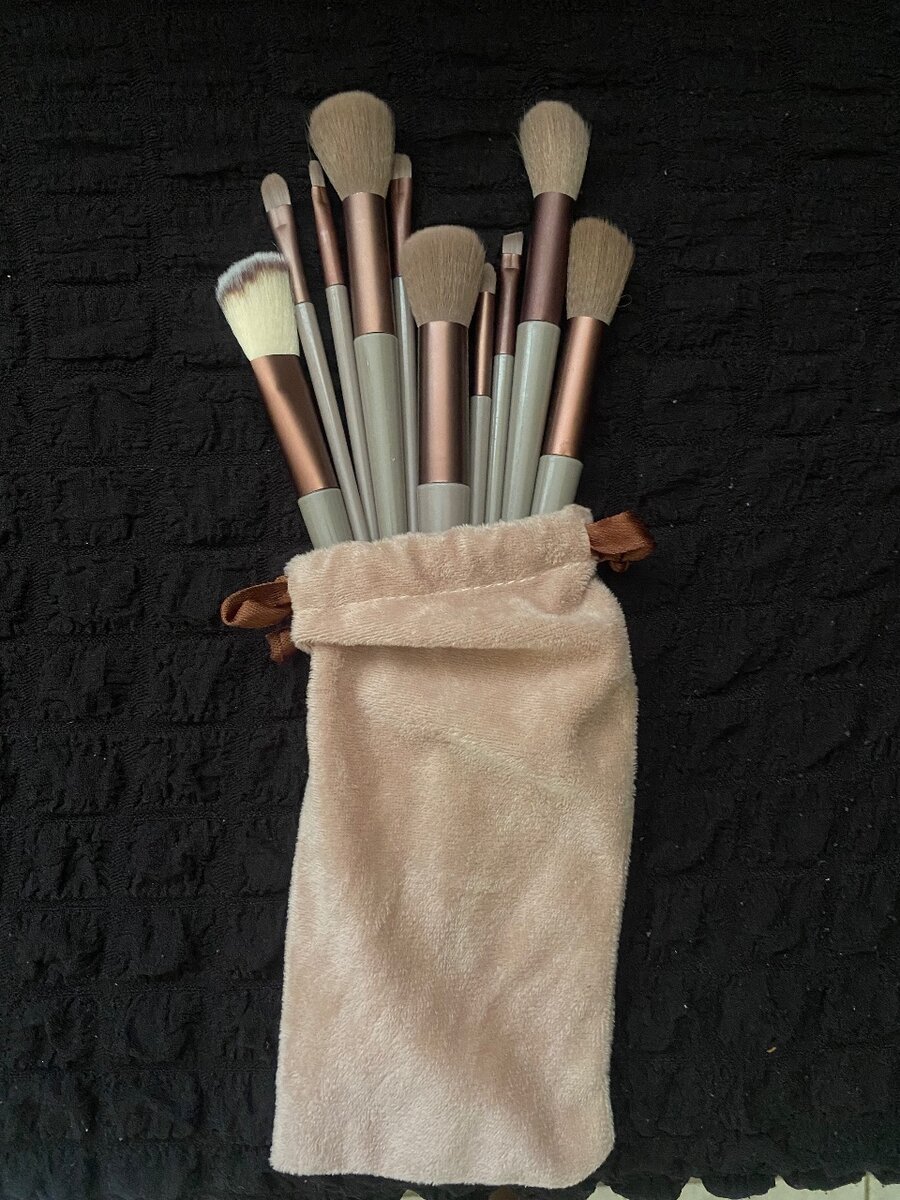 Make-up brushes