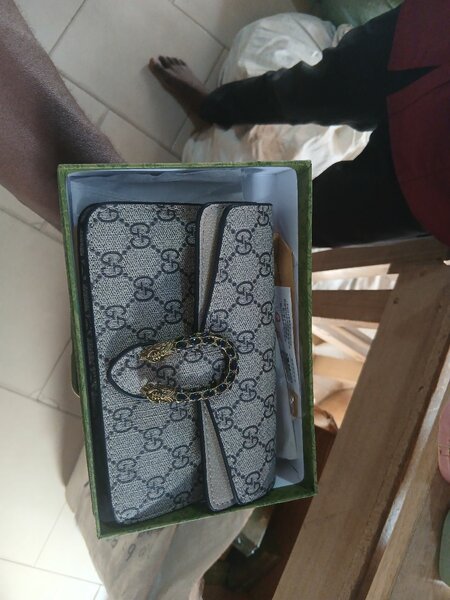 Gucci purse for ladies