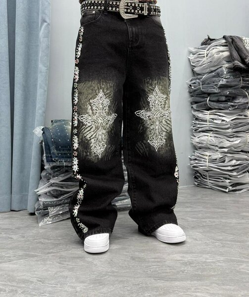 Jean baggy noir brodé