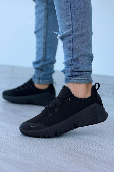 Baskets noires élégantes nike