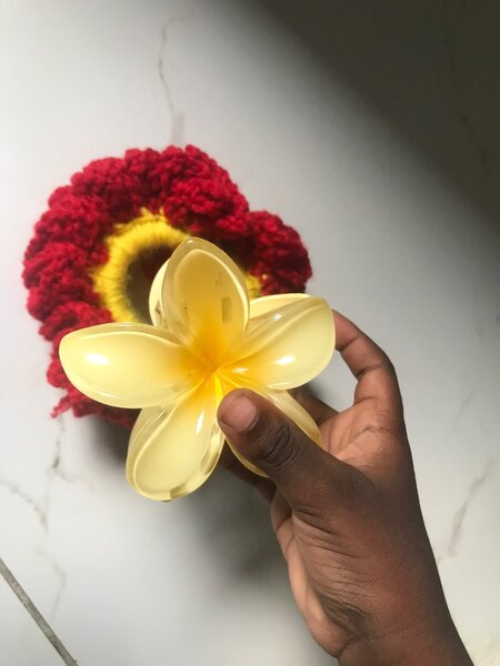 Scrunchie & fleurs pour cheveu