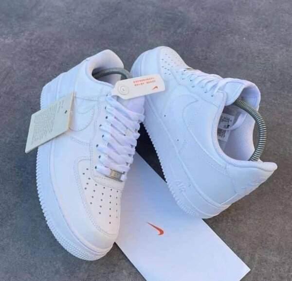 Baskets blanches élégantes