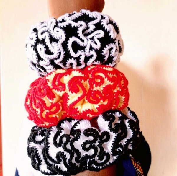 Chouchous en crochet colorés