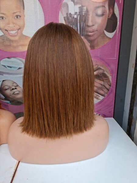 Perruque Carré Brune Élégante