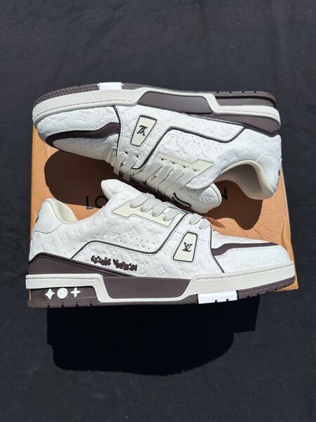 LOUIS VUITTON CLASSIC