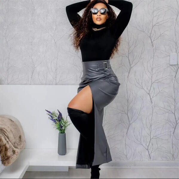 Leather slit skirt