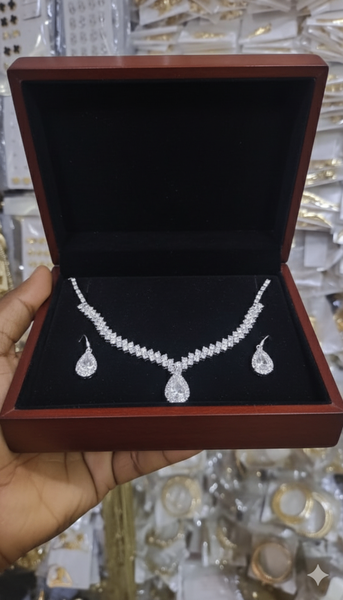 Collier et Boucles d'Oreilles Diamant