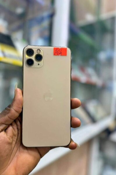 Iphpne 11pro max 64Go