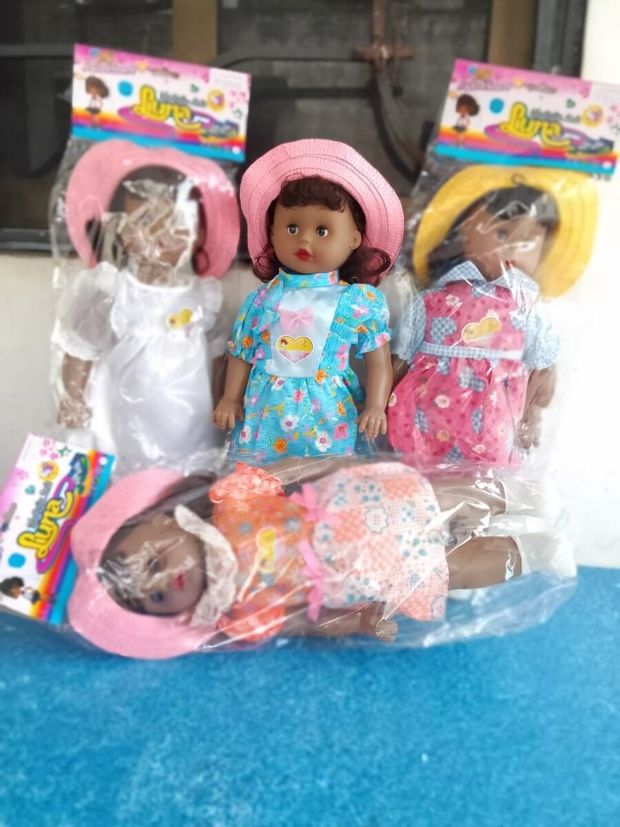 Jolie Poupée à Habiller