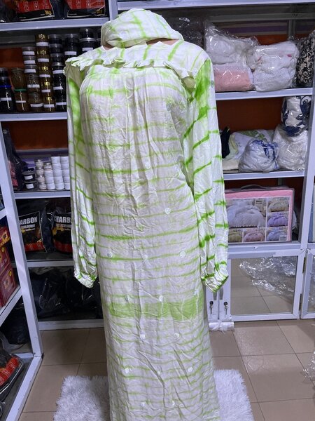 Robe longue à motifs verts