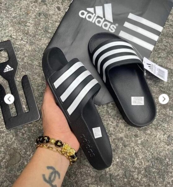 Claquettes Adidas unisexes