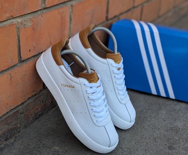 Adidas topanga