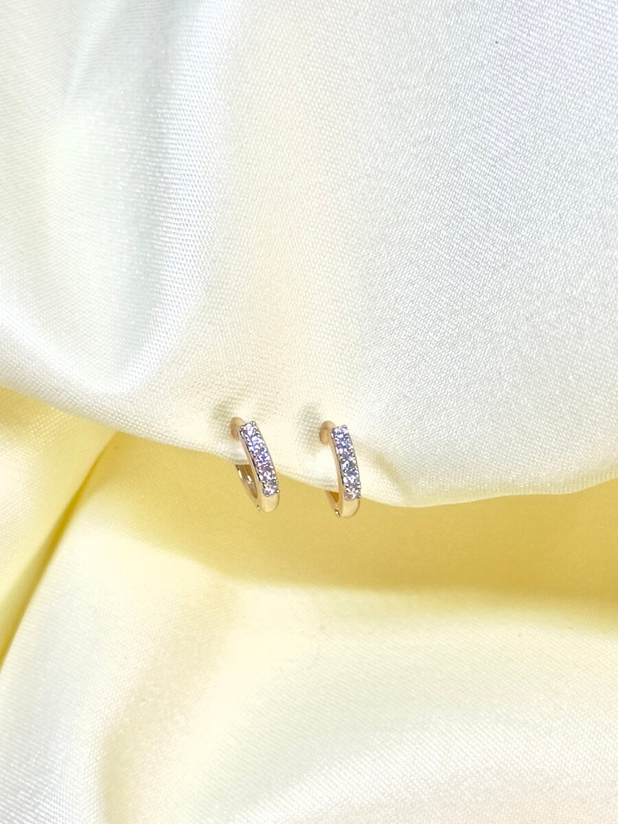 Boucles d'oreilles créoles dorées élégantes