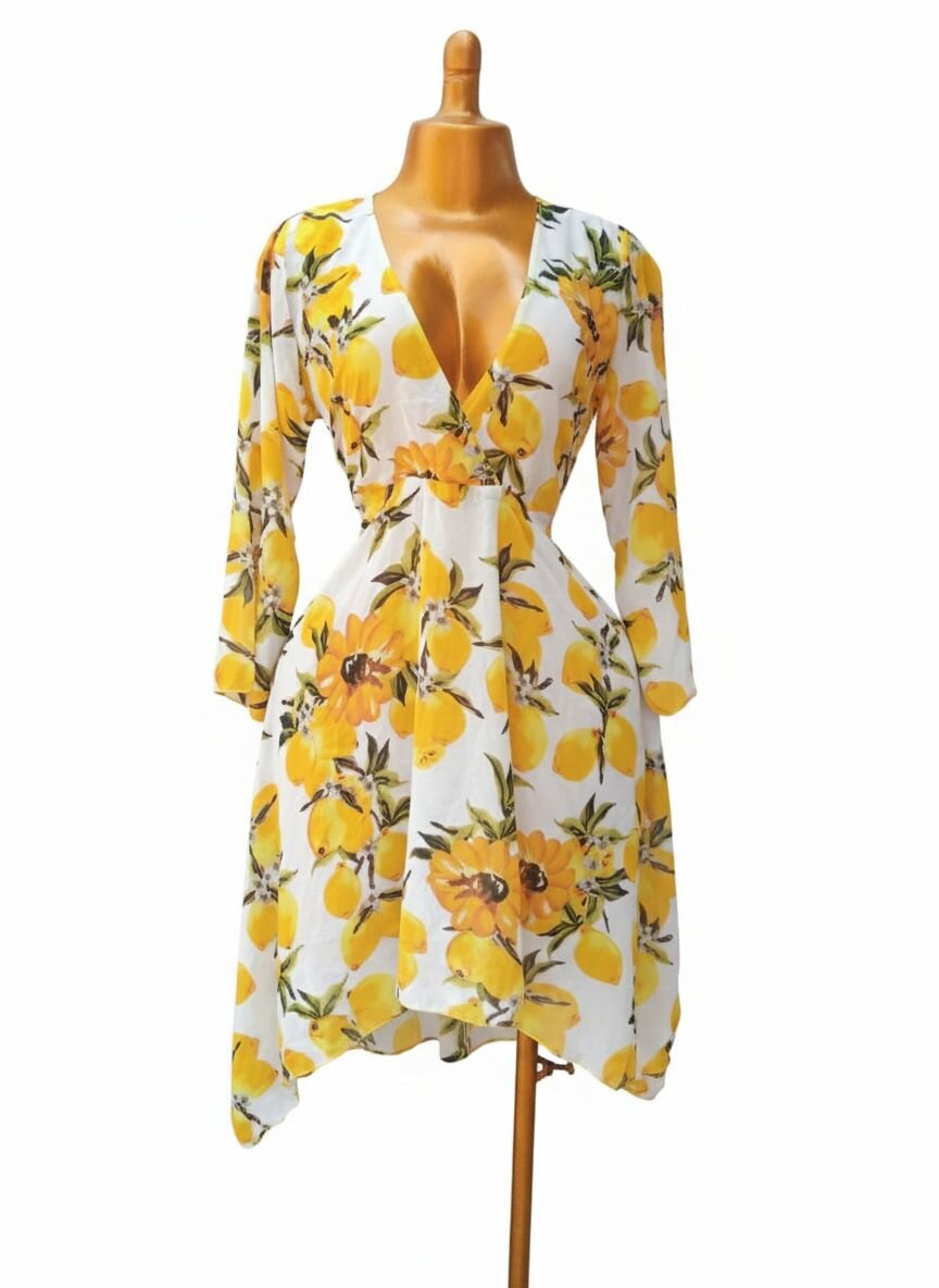 Robe fleurie décolletée