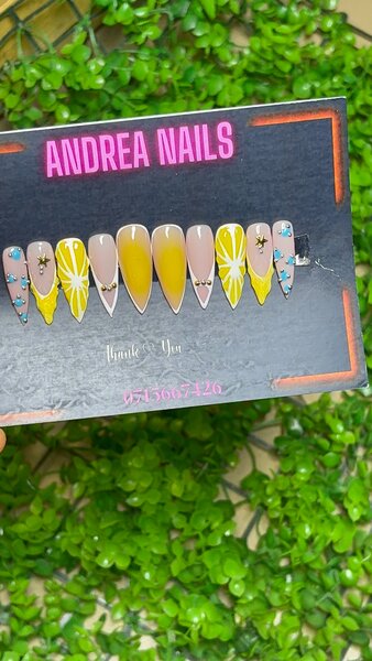 Ongles Pressés Andrea