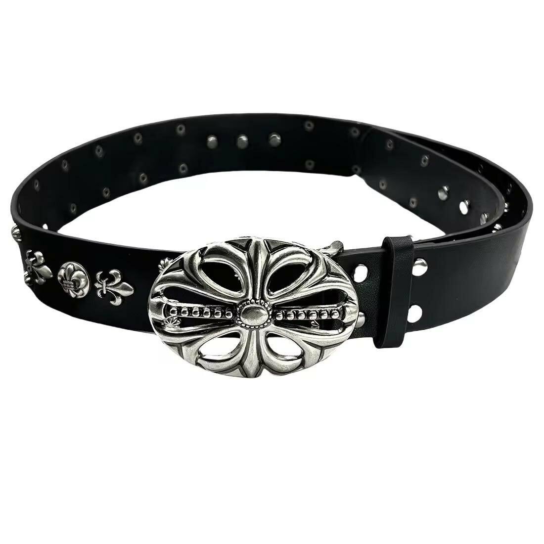 Ceinture en cuir avec boucles variées