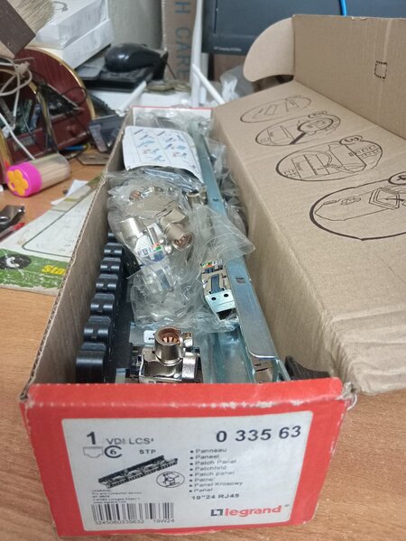 Panneau de brassage Legrand RJ45