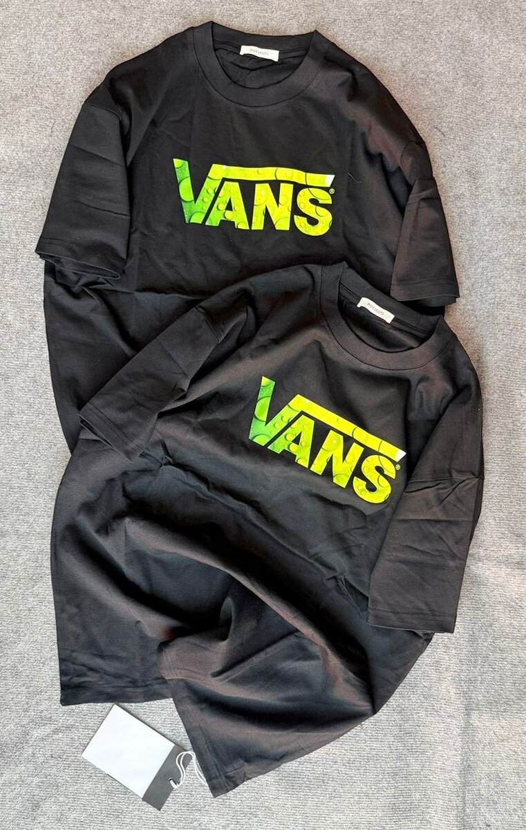 T-shirts unisex Balenciaga