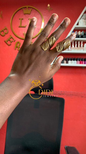 Bague Dorée Élégante