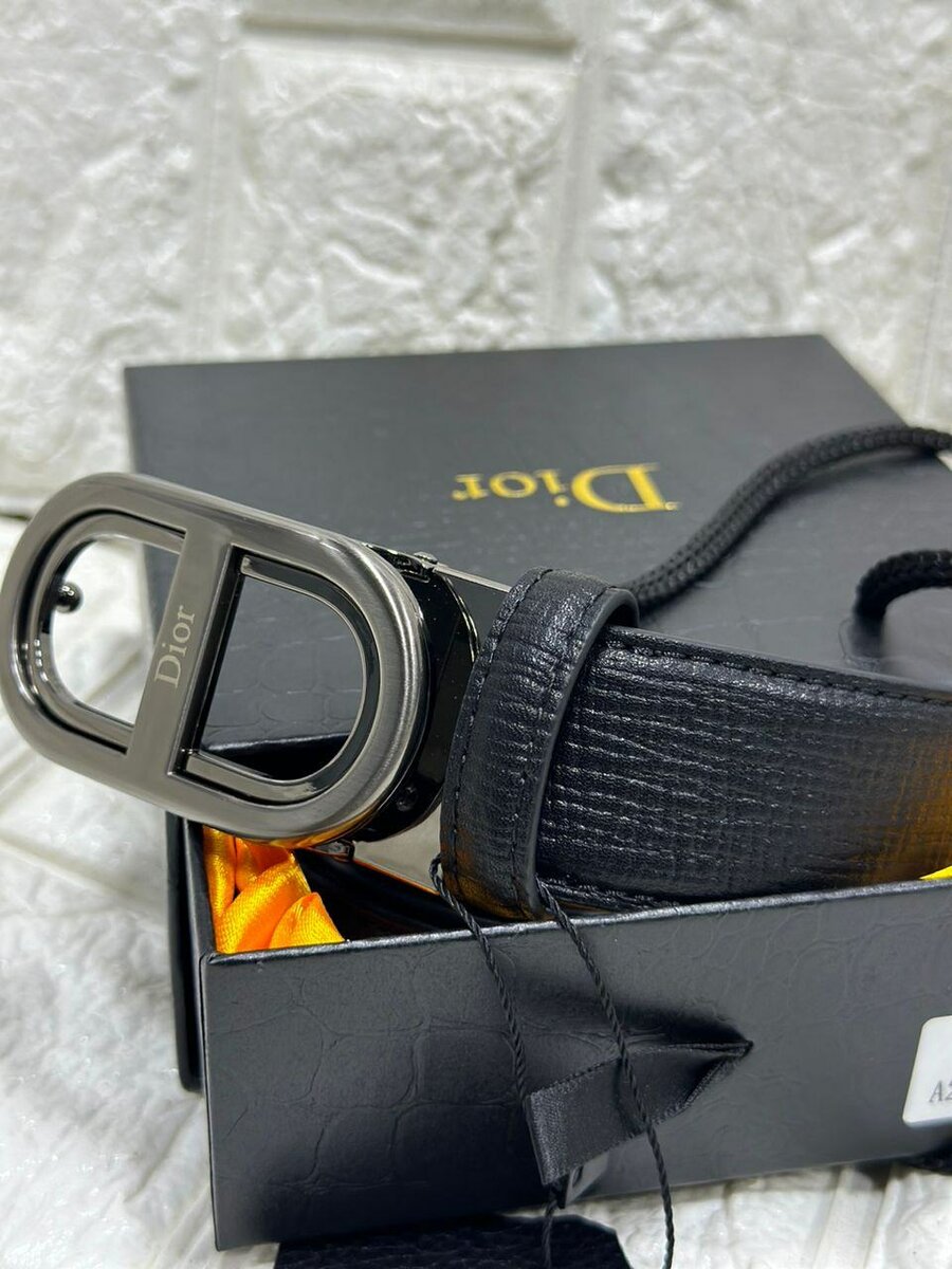Ceinture dior en cuir