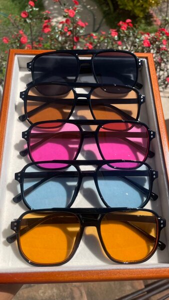 Lunettes de soleil colorées