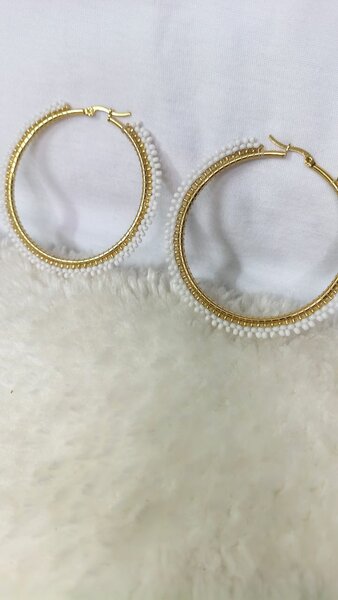 Boucles d'oreilles créoles en perles