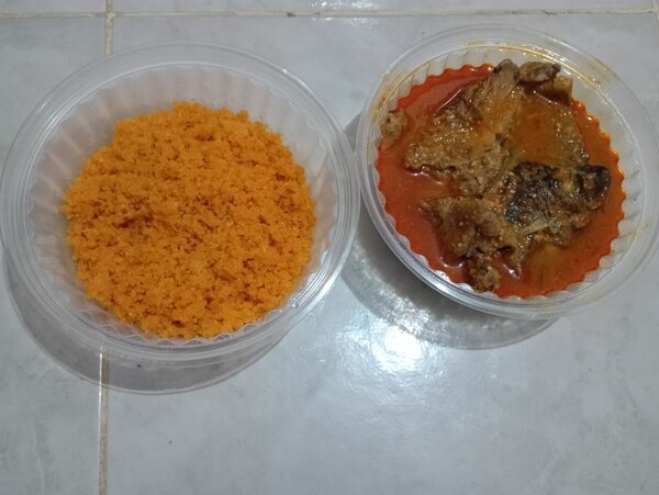 Attieke huile rouge et sauce