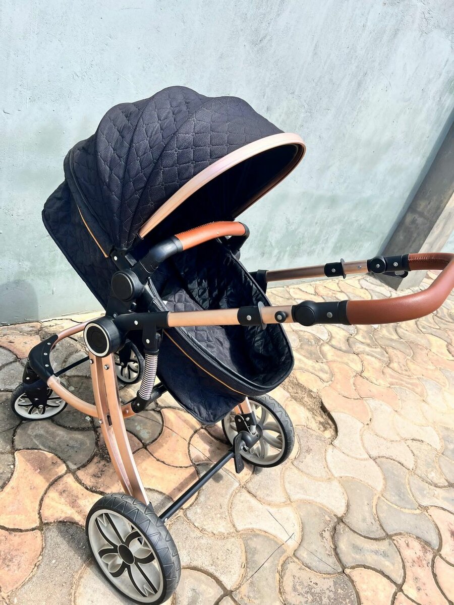 3in 1 preloved stroller for sale, car seat is 0-13kgs