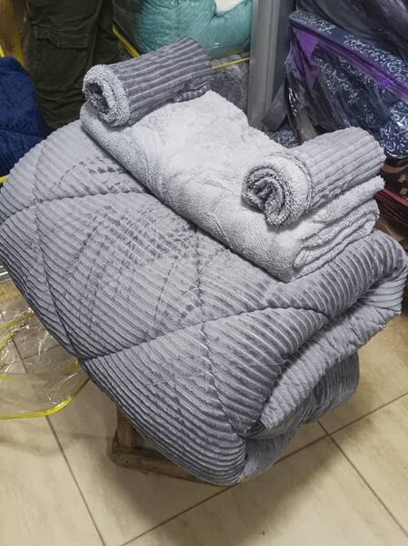 Bedroom set: Corduroy comforter + 2 pillows +1 duvet cover