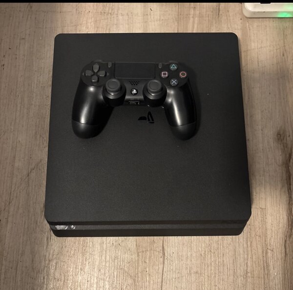 PS4 slim