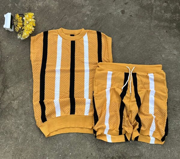 Ensemble d'été rayé coloré